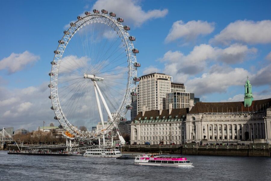 London: Thames River Cruise with Optional London Eye Ticket - The Guide’s Role in Making the Tour Special