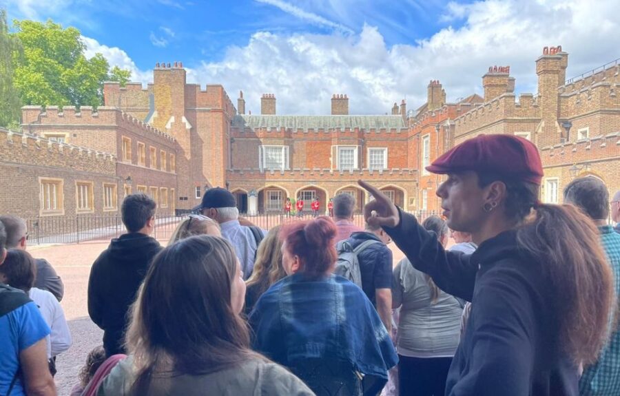 London: The Changing of the Guard Tour and Buckingham Palace - The Changing of the Guard Schedule and What to Expect