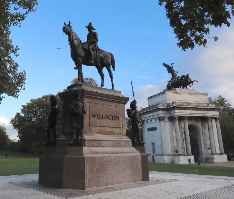 London: Three Palaces Walk & Tea at Kensington Palace - Discovering Hidden Corners of St James’s Palace