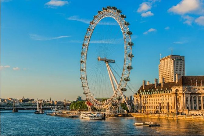 London to Southampton Cruise Port Including Stonehenge - Visiting Stonehenge with Included Admission and Audio Guide