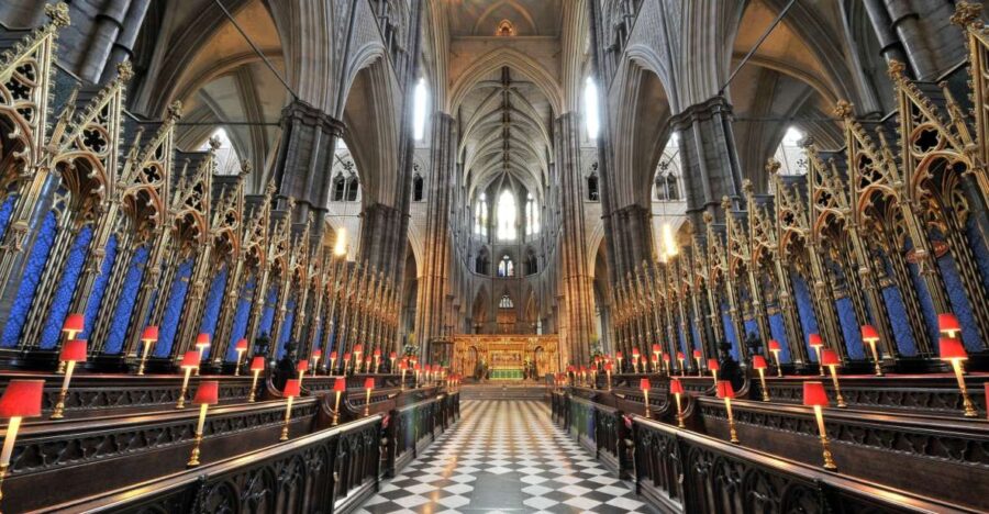 London: Westminster Abbey Tour with a Royal Heritage Guide - The Route: From the Abbey Shop to the Gothic Halls