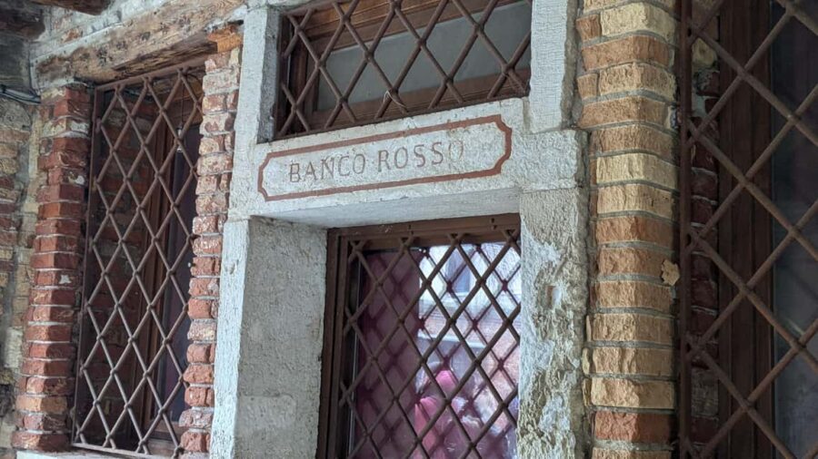 Love & Lust in Venice: A Scandalous Walking Tour - Crossing the Ponte delle Tette: A Sensual Legacy