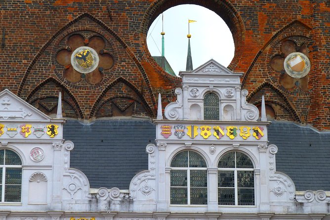 Lübeck Day Trip From Hamburg By Train With Private Guide And Lunch - The Convenience of Train Travel from Hamburg to Lübeck
