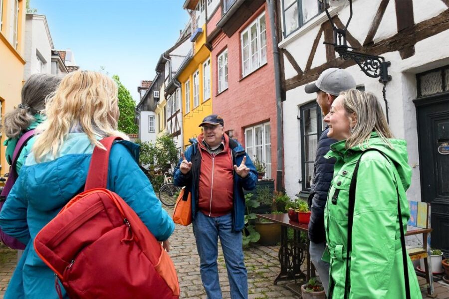 Lübeck: entertaining guided tour to old town highlights - Highlighting Lübeck’s Architectural Gems