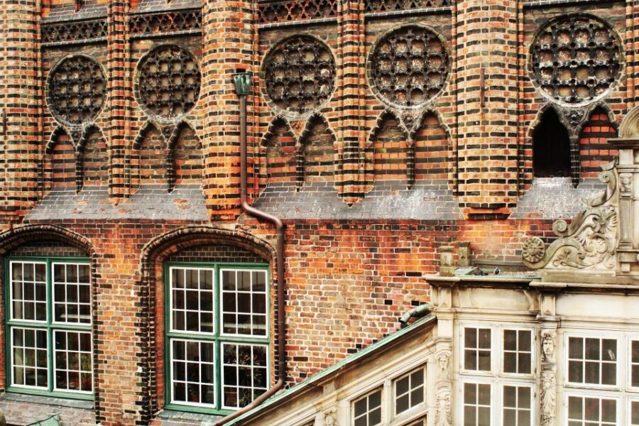 Lübeck - Private Historic walking tour - Visiting the Historic Buddenbrookhaus
