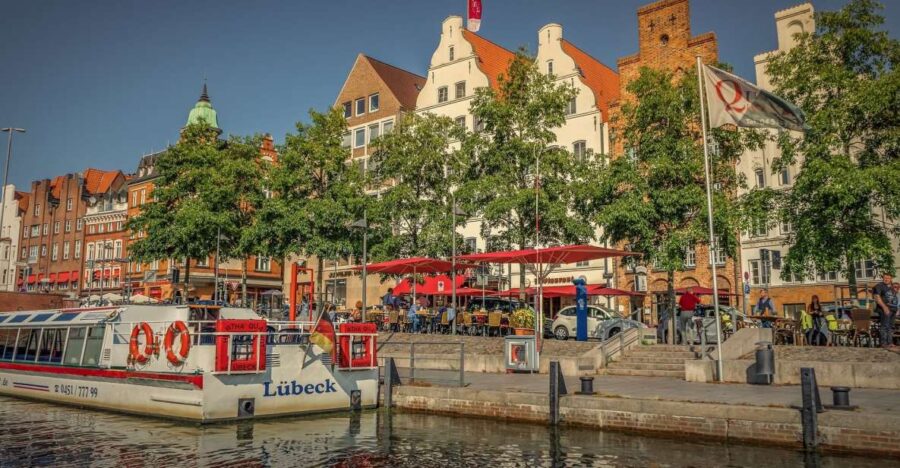 Lübeck: Private Historical and Architectural Walking Tour - Exploring Lübecks UNESCO World Heritage Old Town