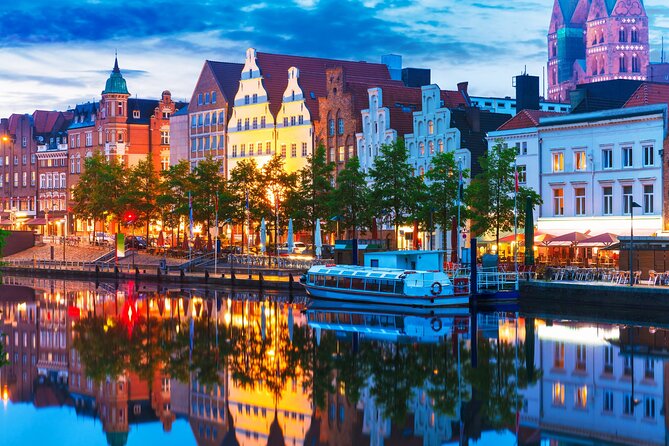 Lübeck Scavenger Hunt and Highlights Self-Guided Tour - Discovering Lübeck’s Top Attractions