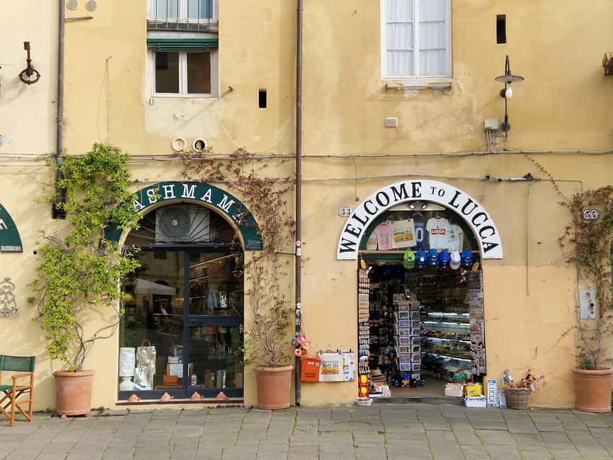 Lucca: private visit of S. Martino, S. Frediano, city center - Starting at Piazza dellAnfiteatro, the Roman Heritage Comes Alive