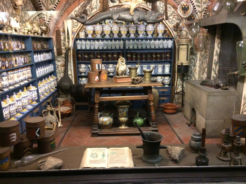 Lucerne: 1-Hour Historical Tour with Night Watchman - Starting Point at Rosengart Platz and the Chapel Bridge