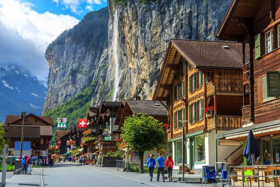 Lucerne: Lauterbrunnen & Mürren: Small Group Alpine Day Trip - Starting from Lucernes Central Station to the Swiss Alps
