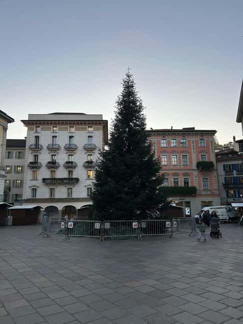 Lugano: a walking tour among the Christmas lights - Meeting Point and Accessibility in Lugano