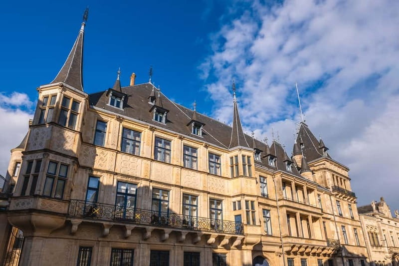 Luxembourg: Intro Walking Tour with a Local - From the National History and Art Museum to Luxembourg’s Iconic Landmarks
