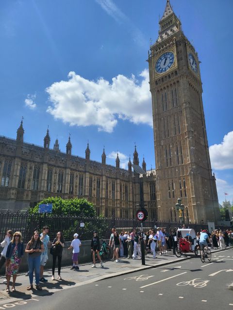 Luxury Private Tour in London with Lunch - From the Royal Palaces to the Modern Thames Skyline