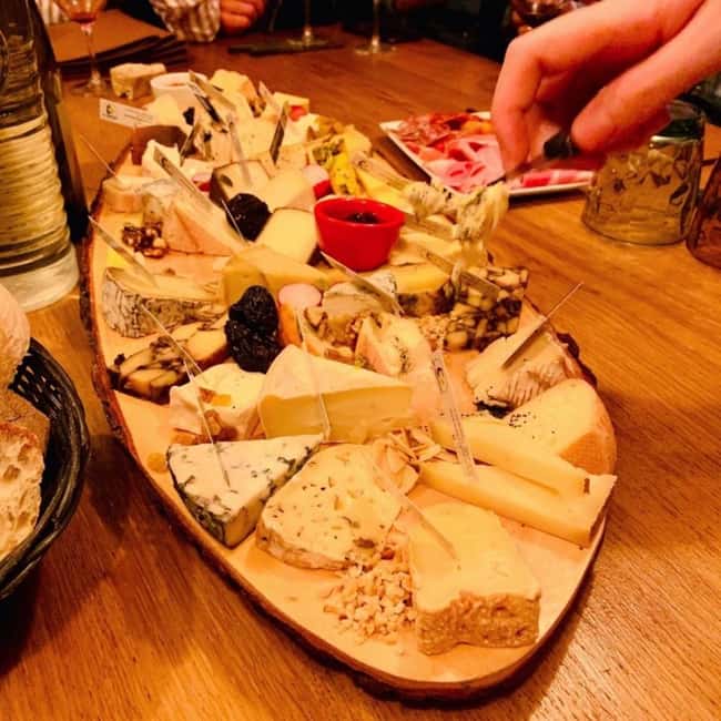 Lyon : Best Street Food Tour With A Local Guide - Visiting Lyon’s Iconic Food Spots and Hidden Culinary Treasures