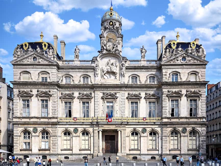 Lyon in Private: History, Art, and Charm - Discover Lyon’s Architectural Balance: From Classical to Modern
