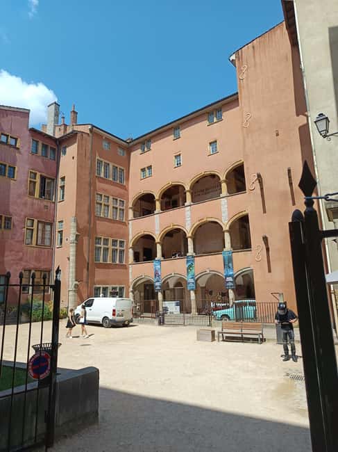 Lyon: Private Walking Tour of the City - Exploring Lyon’s Iconic Central Square: Bellecour