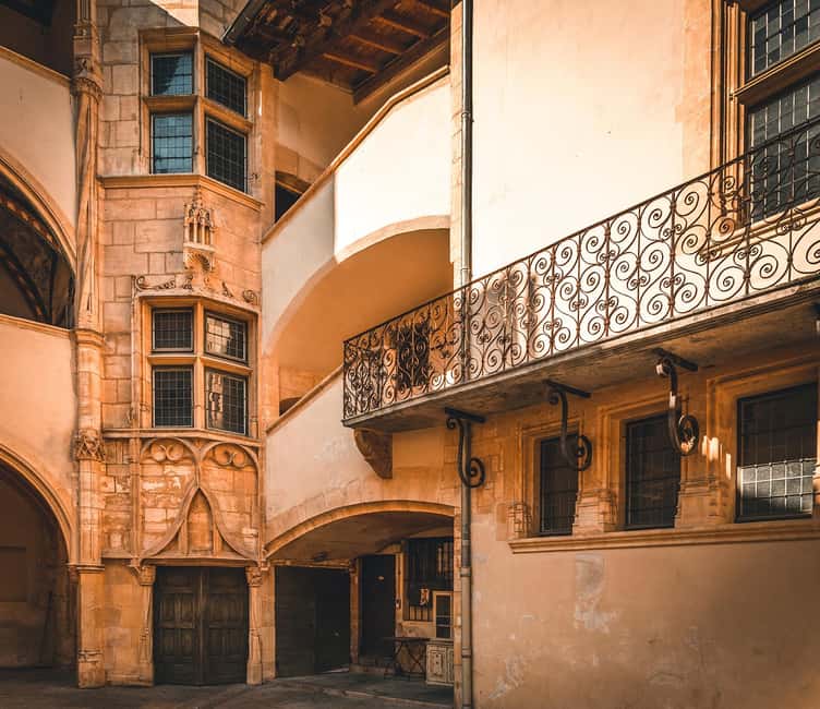 Lyon: Traboules Private Tour of the Secret Passages - Starting at Place de la Croix-Rousse in the Heart of the Silk District