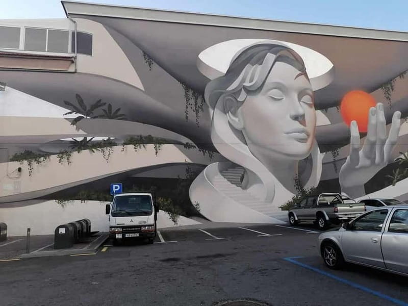 Madeira: Câmara de Lobos and Cabo Girão:Unforgettable adventure 4*4:duration3,5h - Exploring Câmara de Lobos: A Picturesque Fishing Village