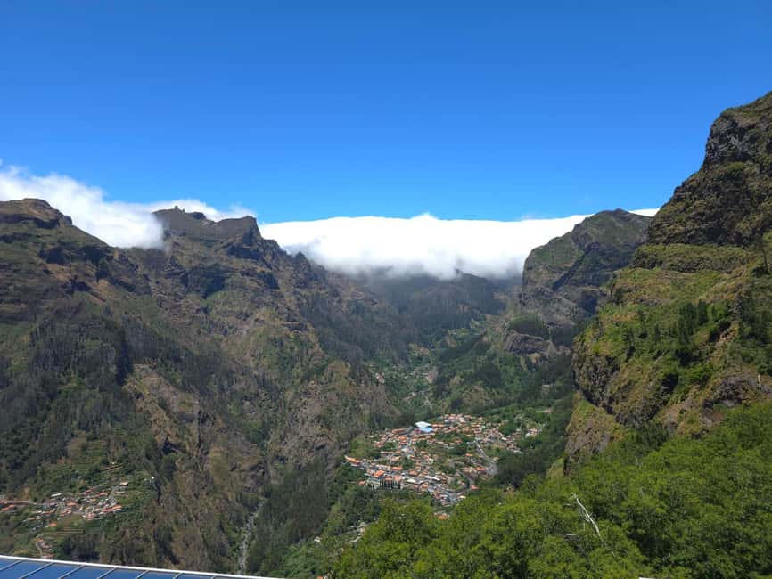 Madeira: Curral das Freiras & Câmara de Lobos Tour - Exploring Curral das Freiras: Mountain Village Charm and Ginja Sampling