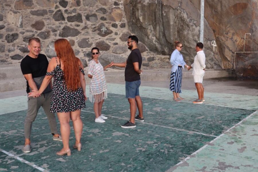 Madeira: Salsa and Bachata dance and discovery experience - Enjoy Open-Air Salsa and Bachata Classes on Madeira