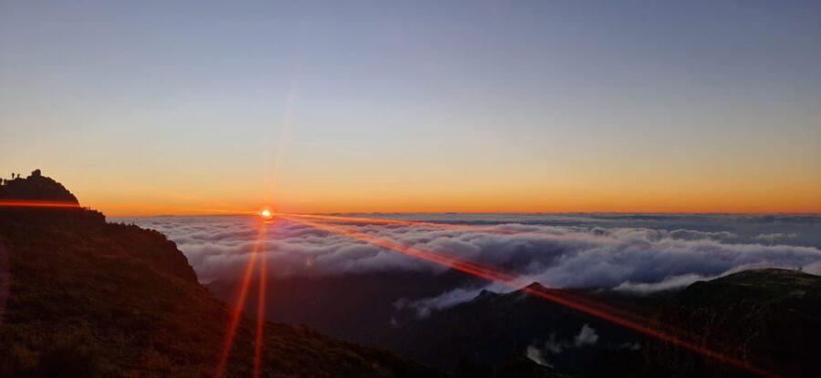 Madeira: Sunrise Tour with Hotel Pickup - Meeting your guide and setting off into the early morning