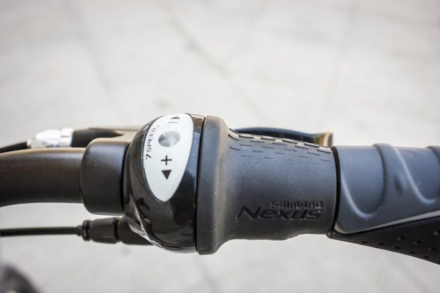 Madrid: 1-Day City Bike Rental - Starting Point at Rent & Roll Madrid