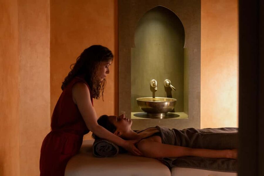 Madrid: Bath, Kessa and relaxing massage - The Rejuvenating Power of Kessa Exfoliation