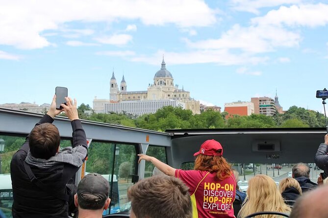 Madrid Big Bus Night Tour - From Fuente Neptuno to Gran Via: The Route Highlights