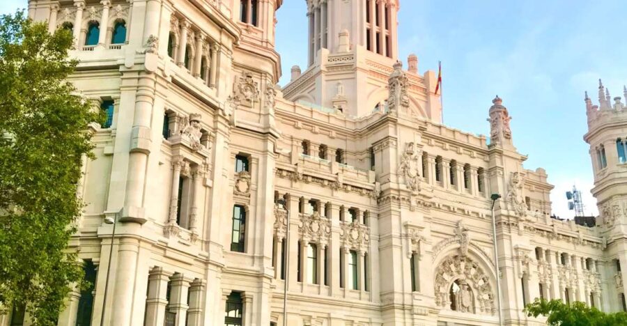 Madrid: Capture the most Photogenic Spots with a Local - Exploring Madrid’s Iconic and Photogenic Landmarks