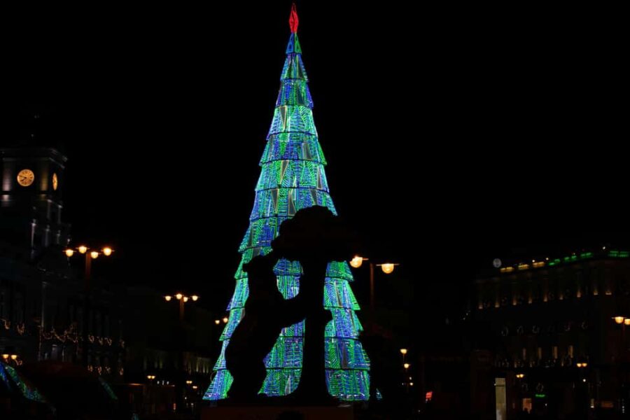 Madrid: Christmas Lights Night Tour by Electric Tuk Tuk 1hr - How the Tour Encapsulates Madrid’s Christmas Spirit