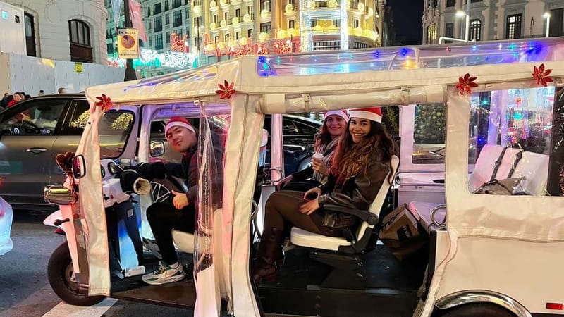 Madrid: "Christmas Tuk Tuk. Luxury Lights and Joy Ride" - Starting the Festive Journey at Starbucks