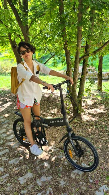 Madrid: E-Bike Rental - Convenient Meeting Point at Qik Tours Shop