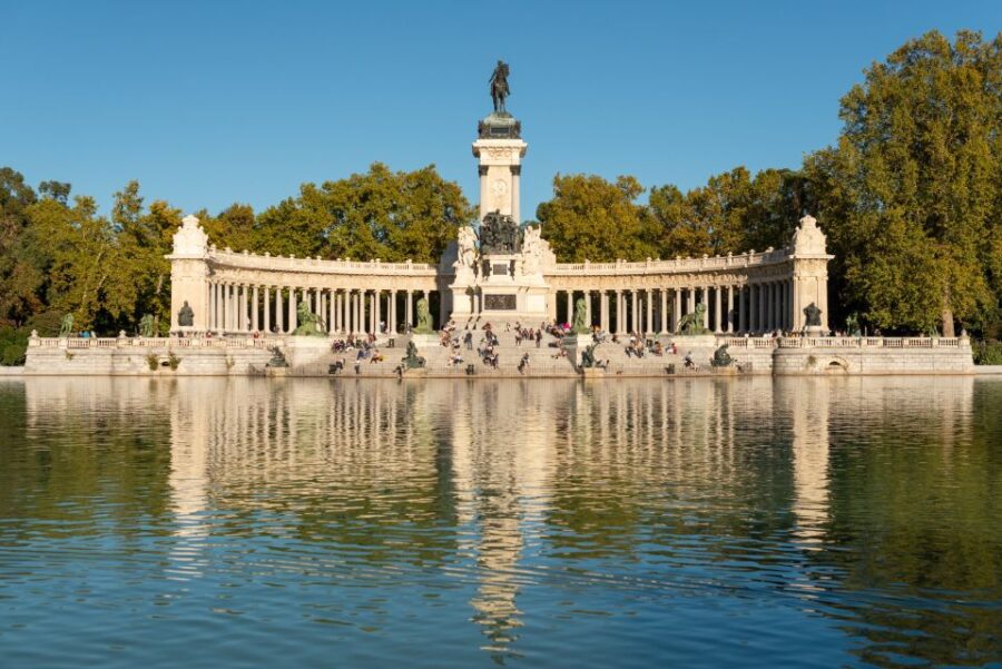 Madrid: El Retiro Park Self-Guided Audio Tour - Discover the Landmarks of El Retiro Park