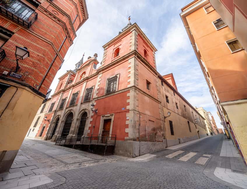 Madrid: Entrance to the Monastery of Las Comendadoras de Santiago - The Unique Charm of the Girls’ Chapel