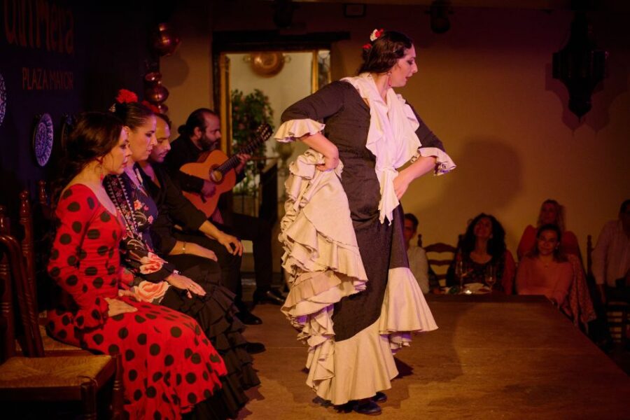 Madrid: Flamenco Show La Quimera with Drinks & Dinner Option - La Quimera: An Authentic Flamenco Venue in Madrid