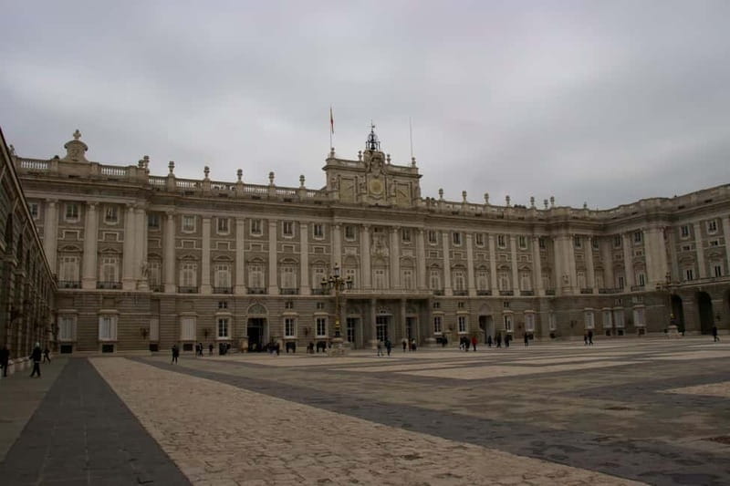 Madrid: From Royalty to Revolution Walking Tour - The Tour Begins at Madrid’s Historic Plaza Mayor
