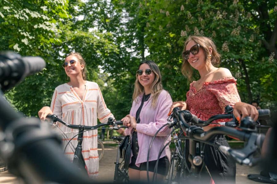 Madrid: Guided Bike Tour City Highlights Dutch and English - Discovering the Royal and Historic Madrid