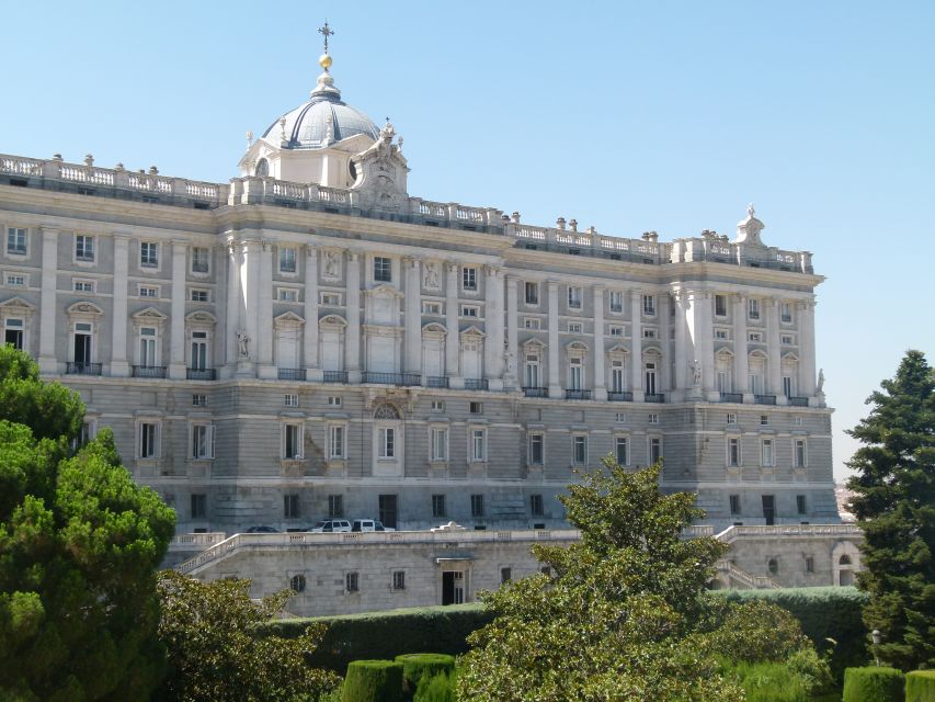Madrid Historical in French (petit comité & private) - Exploring Madrid’s Historic Heart from Puerta Cerrada
