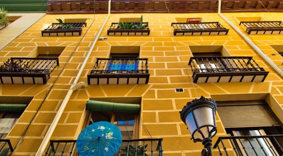 Madrid: Insta-Perfect Walk with a Local - Starting Point at the Agustin Lara Monument