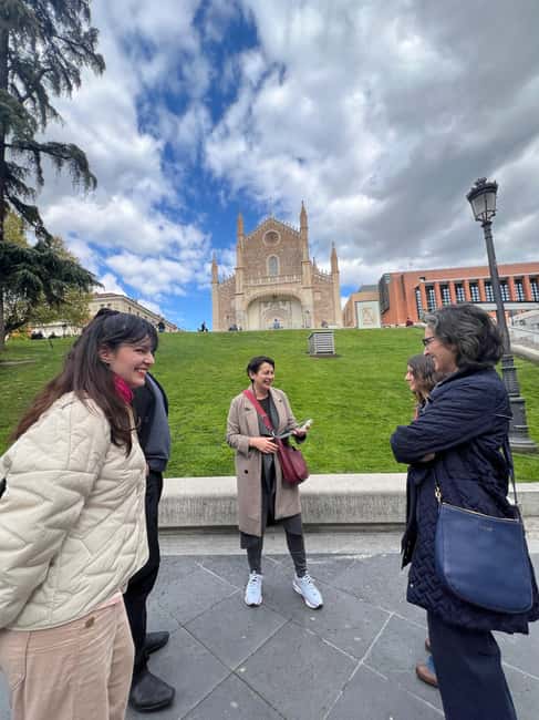 Madrid: Prado Museum Tour with Tapas and Drinks - Starting Point at the Goya Statue
