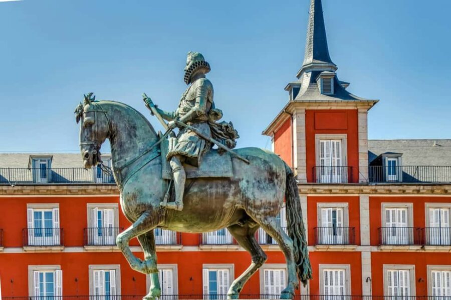 Madrid: Private Habsburgs Madrid Tour With Local Guide - Start at Puerta del Sol, the Beating Heart of Madrid