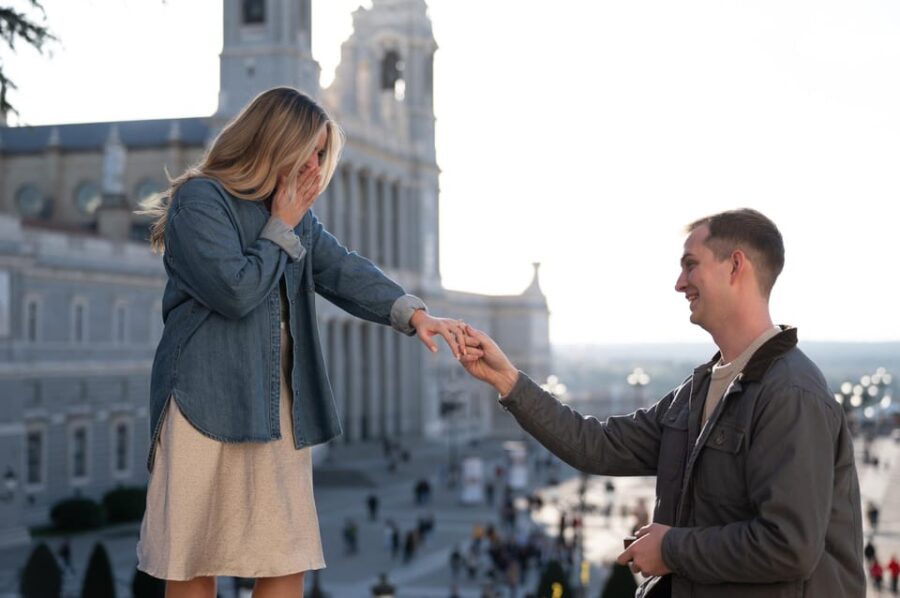 Madrid: Private Photoshoot with a Professional Photographer - Starting Point: Plaza de España and Surroundings