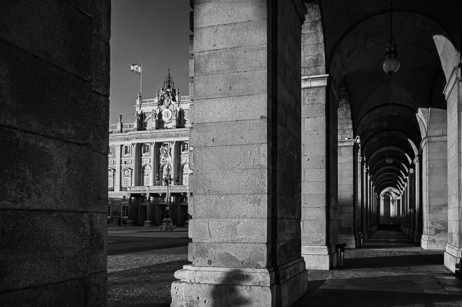 Madrid: Private Walking Tour & Photo Shoot - Starting Point at Fontanna Kybele in Madrid’s Heart