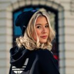 Madrid: Professional photoshoot at The Royal Palace - The Digital Photos and Delivery Timeline