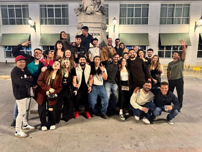 Madrid: Pub Crawl & Club Tour - Meet at Cats Hostel Madrid Sol – The Starting Point for Fun