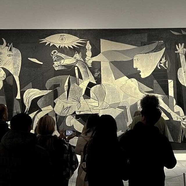 Madrid: Reina Sofia Private Guided Tour with Expert Guide - The Exclusive Location: Museo Nacional Centro de Arte Reina Sofía