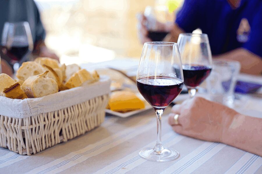 Madrid: Retiro Park Guided Tour and Tapas Tasting - Starting at the Heart of Retiro Park: Puerta de la Independencia