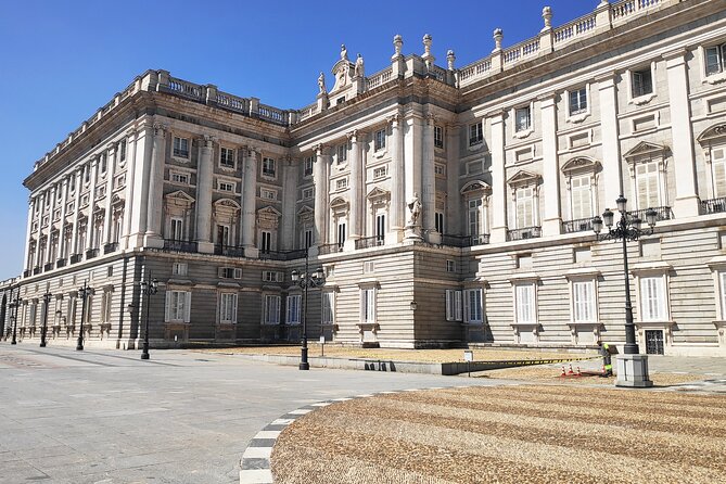 Madrid Royal Palace and Almudena Cathedral Guided Tour - Discovering Puerta del Sol and Calle del Arenal