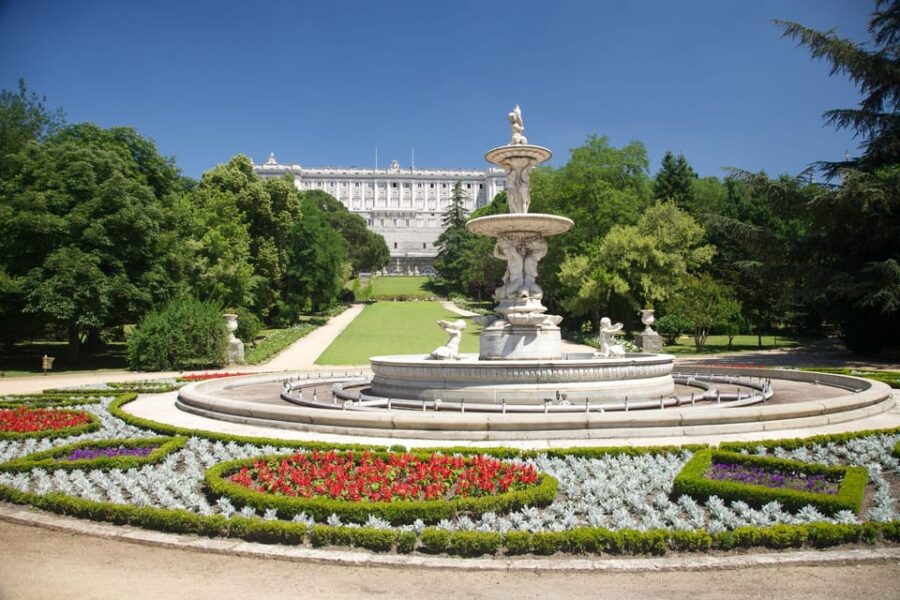 Madrid: Royal Palace Guided Tour with Skip-the-Line Entry - Practical Details and Meeting Points