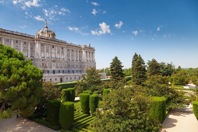 Madrid Royal Palace Private Tour with Skip-the-line Ticket - The Meeting Point: Estatua de Isabel II in Plaza de Isabel II